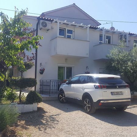 פורץ Martina Guest House מראה חיצוני תמונה