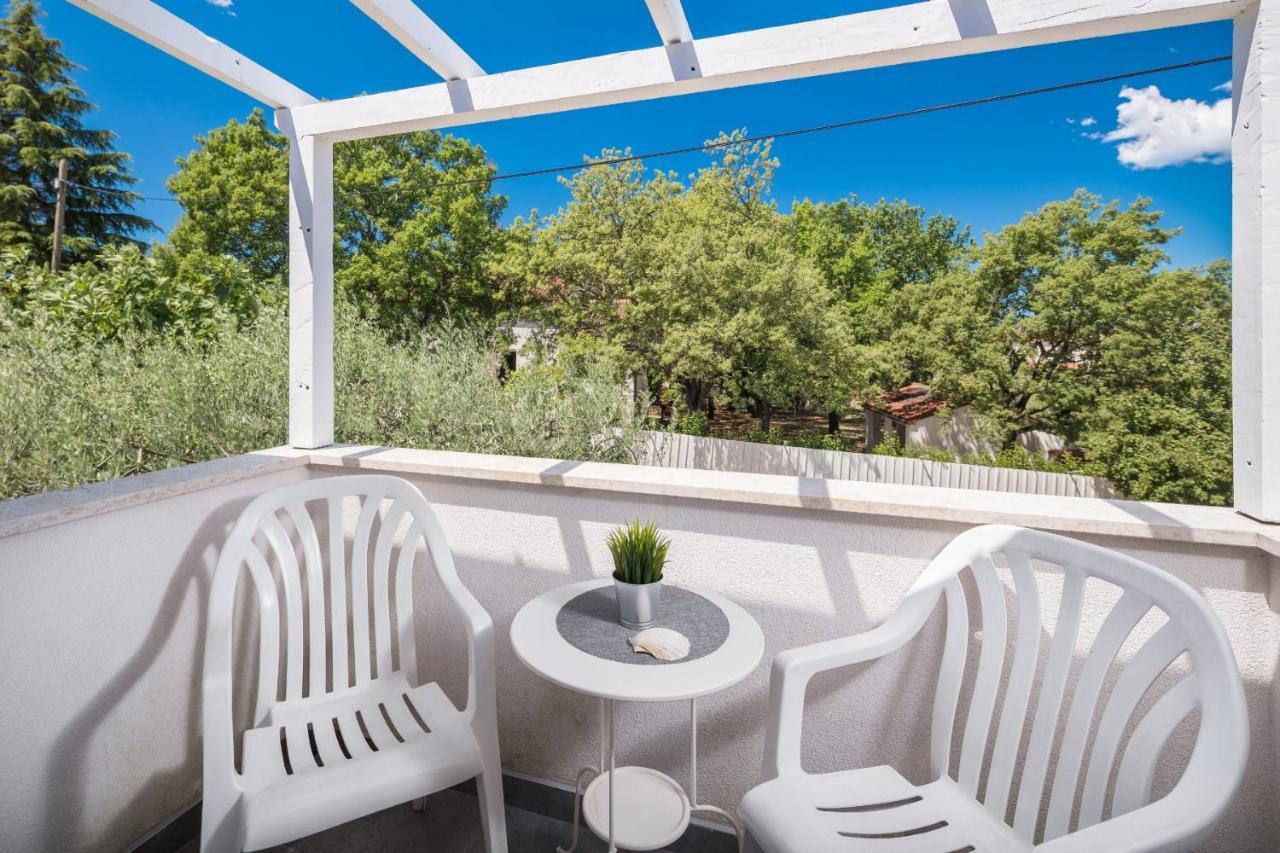 פורץ Martina Guest House מראה חיצוני תמונה