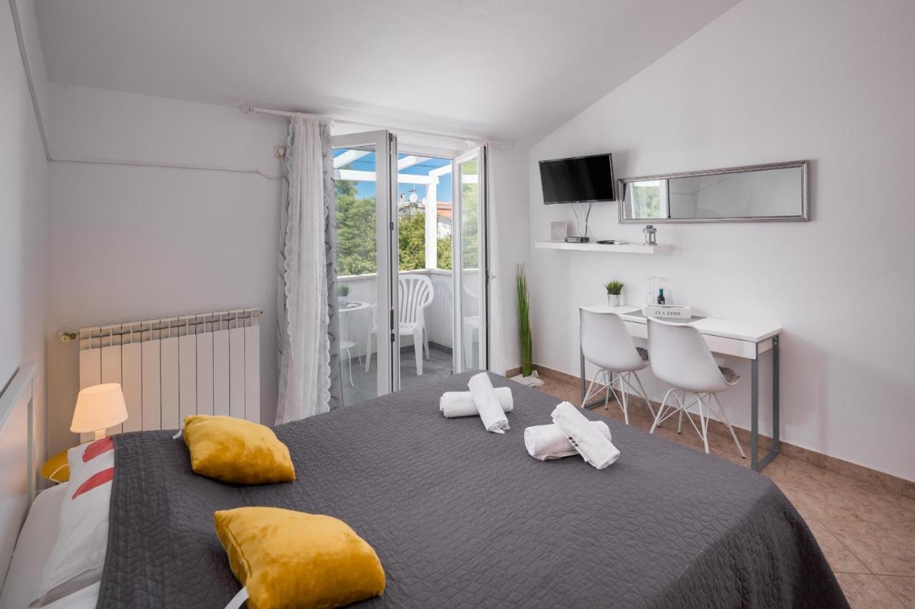 פורץ Martina Guest House מראה חיצוני תמונה