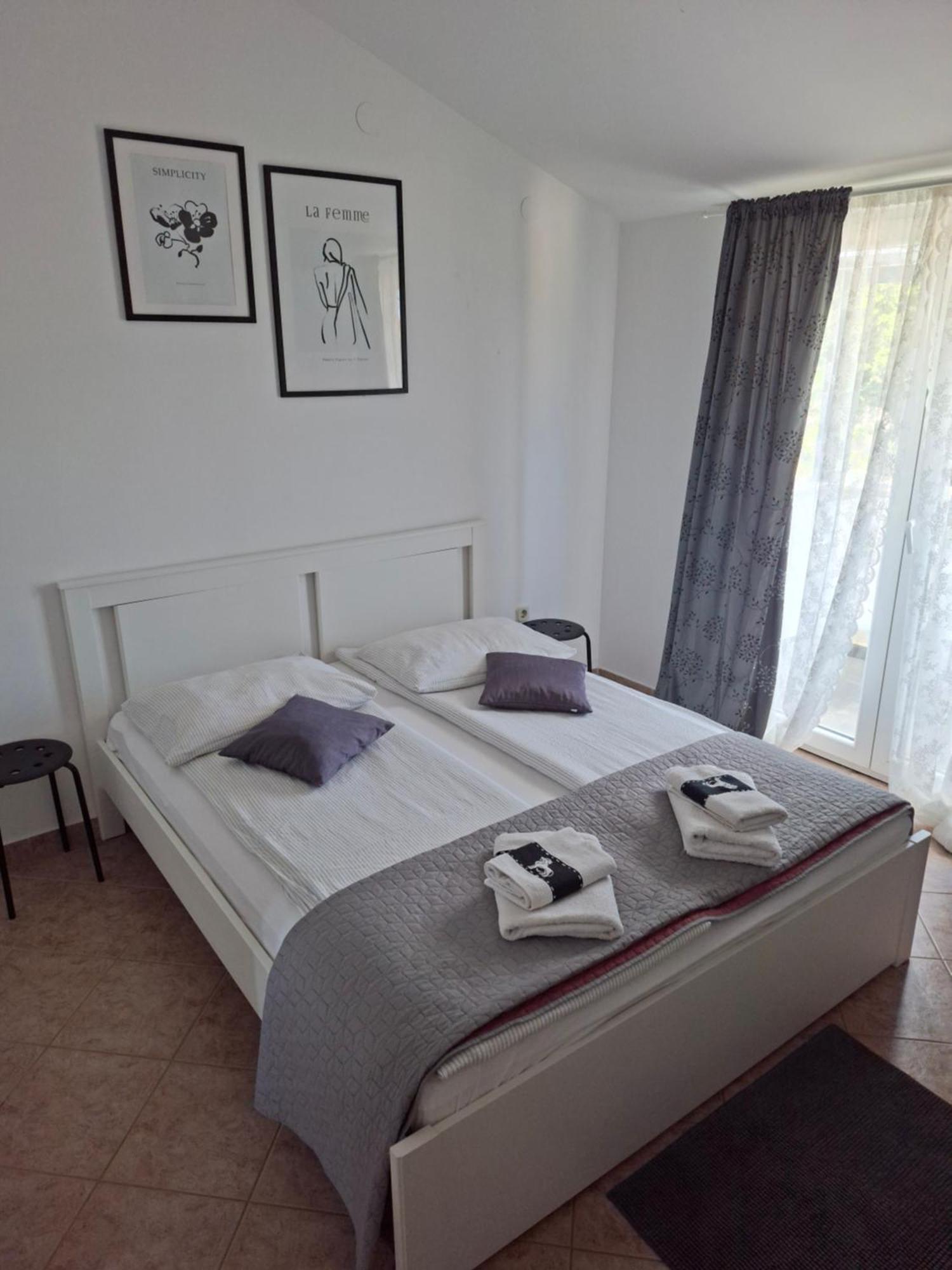 פורץ Martina Guest House מראה חיצוני תמונה