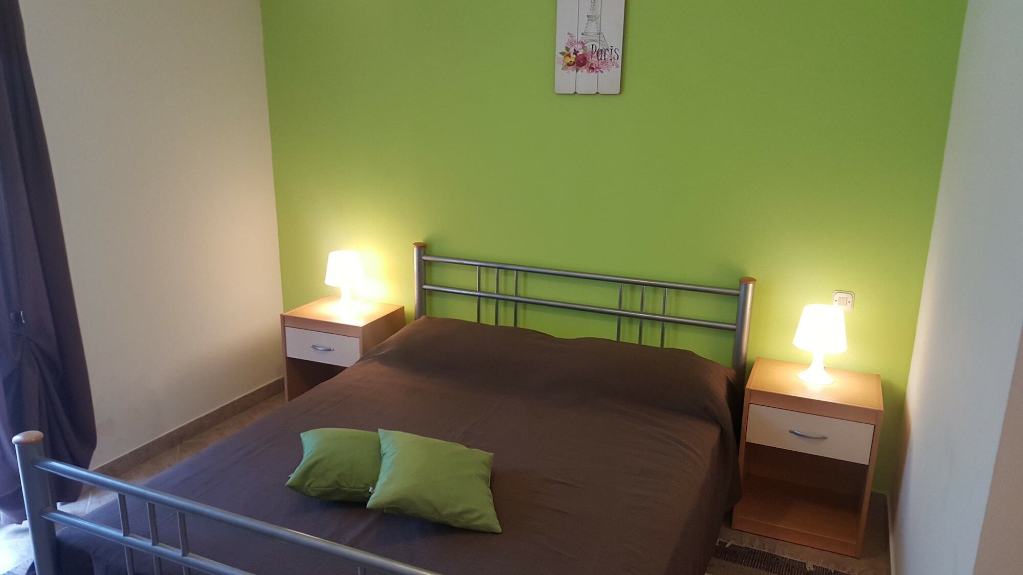 פורץ Martina Guest House מראה חיצוני תמונה